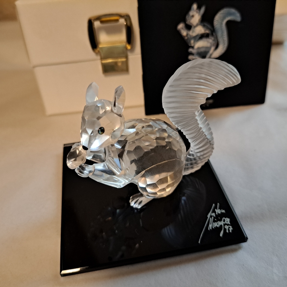 Swarovski SCS 1997 10th anniversary limited edition squirrel in box C0A & base